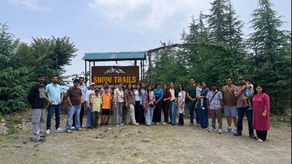 Group-Photo-of-chail-Hotel-Near